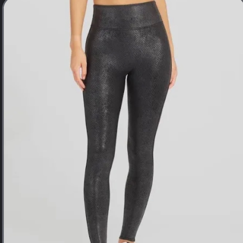 Spanx faux leather snakeskin leggings NWOT medium